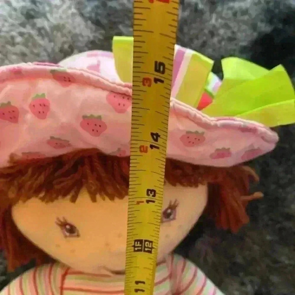 **HOST PICK** Adorable 15" Strawberry Shortcake Doll. She  sings and talks - Picture 12 of 17